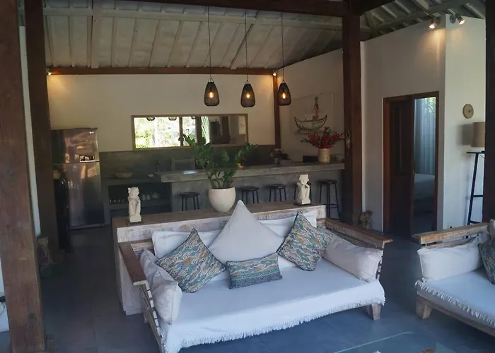 Villa Joglo Oberoi Beautiful 4br Prime Location Seminyak