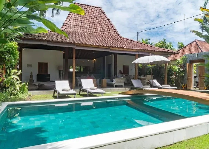Joglo Oberoi Beautiful 4br Prime Location *