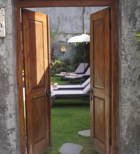 Joglo Oberoi Beautiful 4br Prime Location Villa