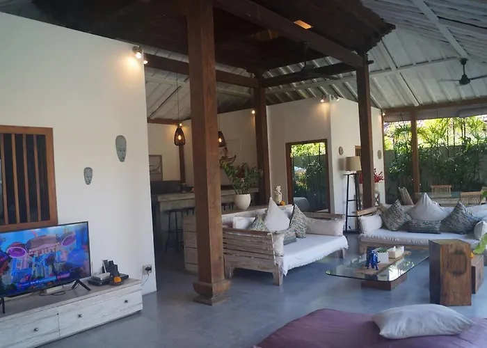 Villa Joglo Oberoi Beautiful 4br Prime Location