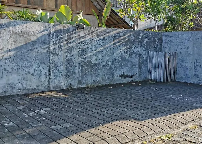 Joglo Oberoi Beautiful 4br Prime Location *
