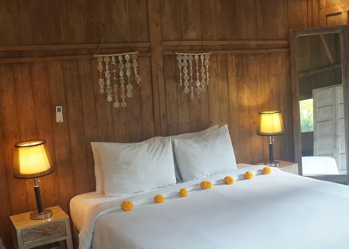 Joglo Oberoi Beautiful 4br Prime Location *
