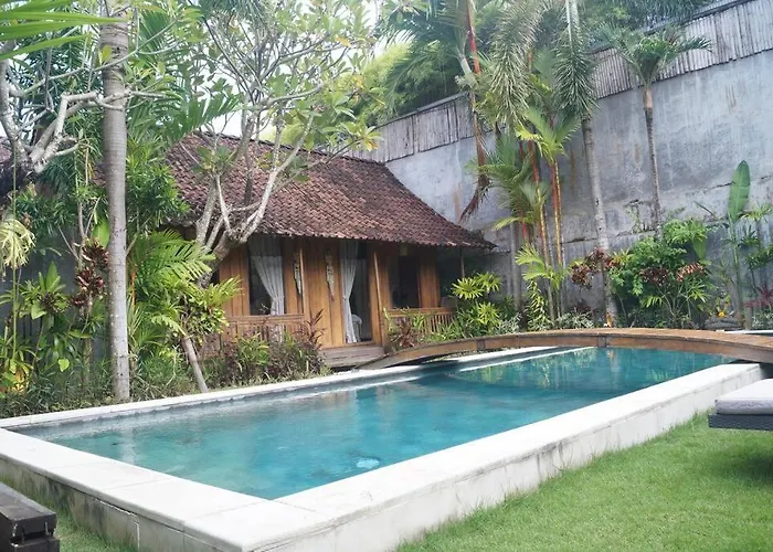 Villa Joglo Oberoi Beautiful 4br Prime Location Seminyak