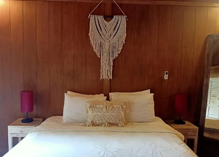 Villa Joglo Oberoi Beautiful 4br Prime Location