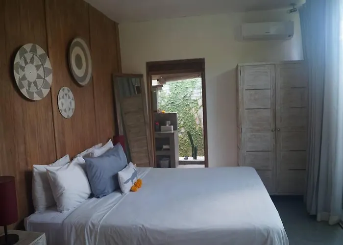 Joglo Oberoi Beautiful 4br Prime Location