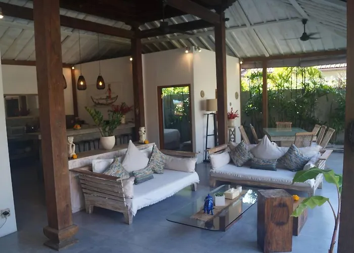 Joglo Oberoi Beautiful 4br Prime Location *