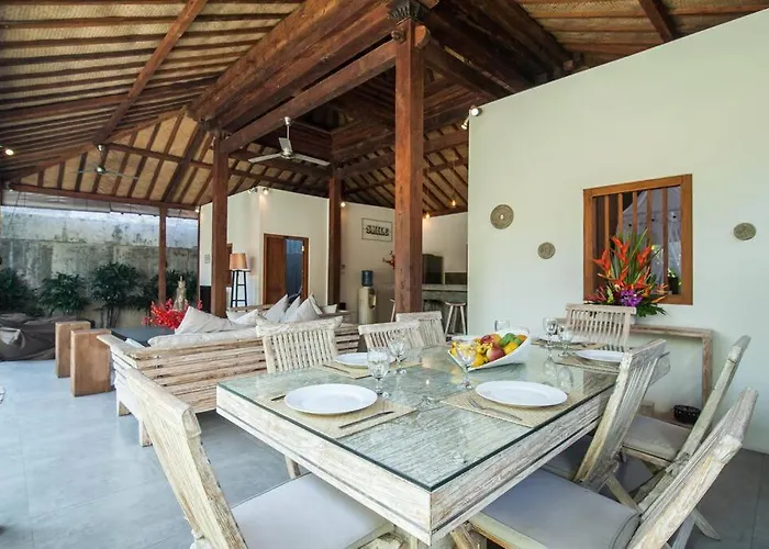 Villa Joglo Oberoi Beautiful 4br Prime Location Seminyak