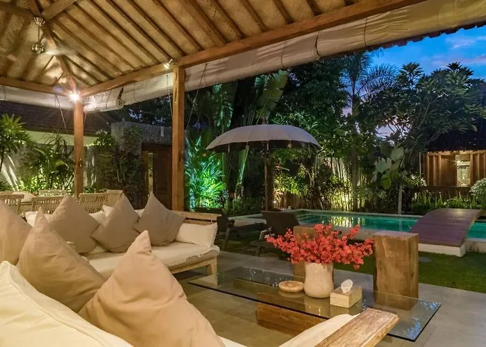 Villa Joglo Oberoi Beautiful 4br Prime Location Seminyak