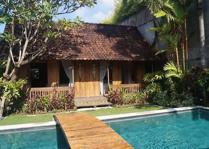 Joglo Oberoi Beautiful 4br Prime Location